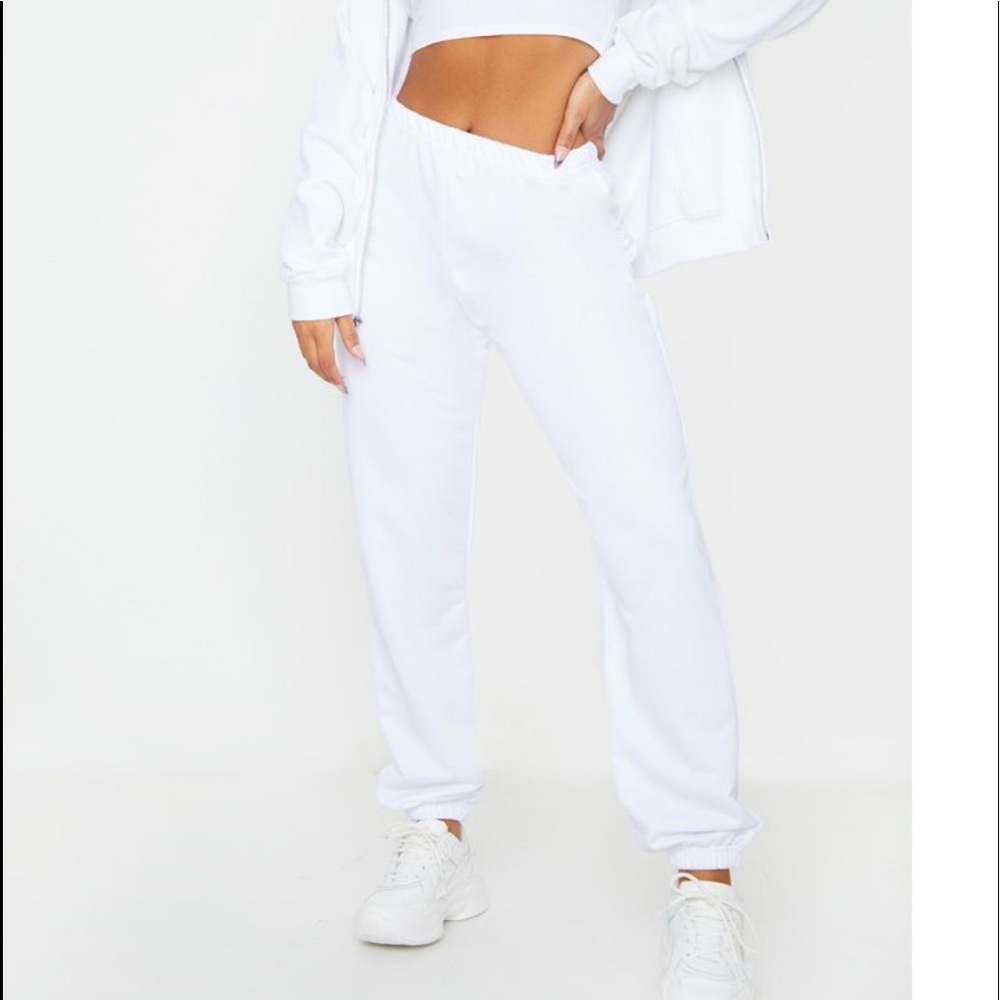 White Joggers Pretty Little Thing